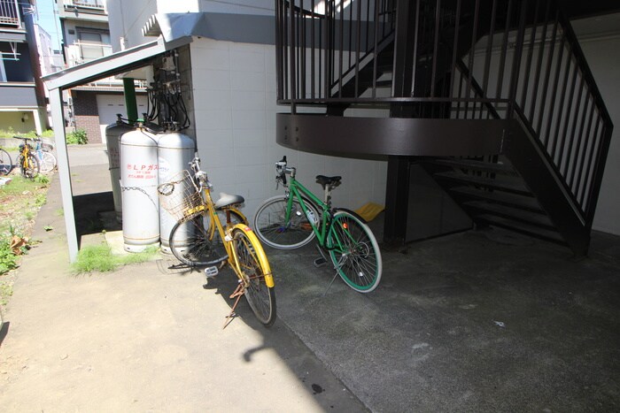 物件外観写真6　(駐輪場)
