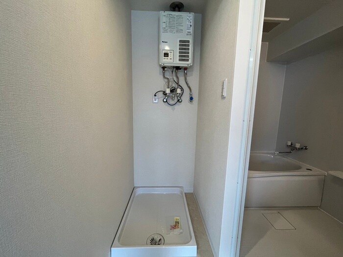 物件内観写真18　(洗濯機置場)