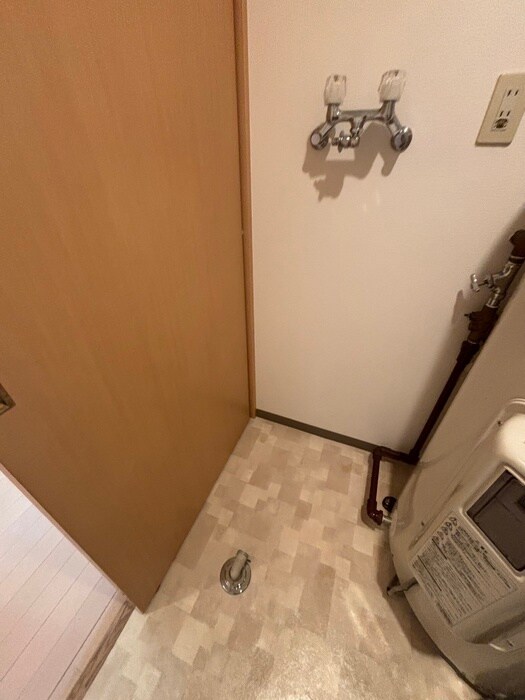 物件内観写真15　(洗濯機置場)