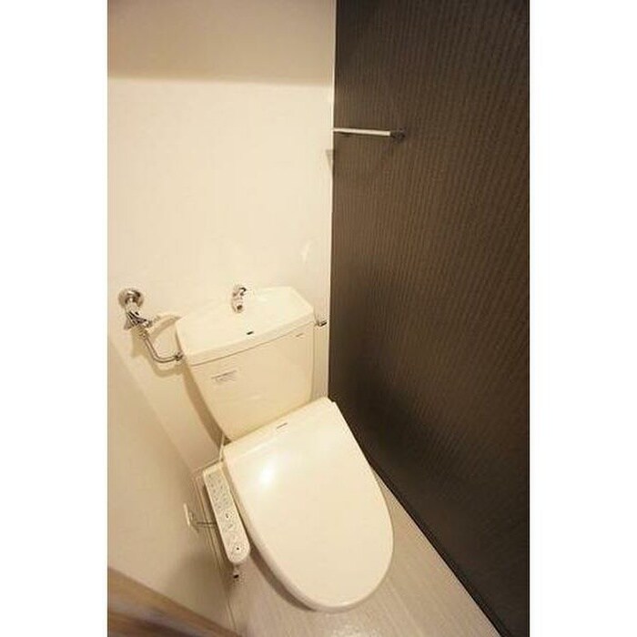 物件内観写真8　(トイレ)