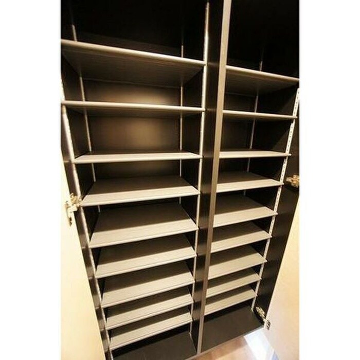 物件内観写真11　(靴箱)