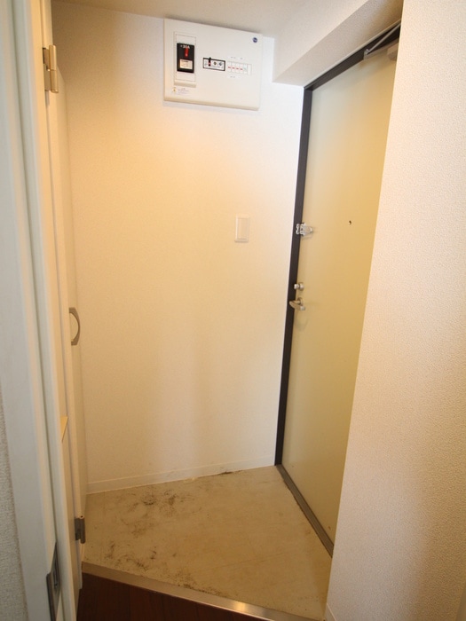 物件内観写真16　(玄関)