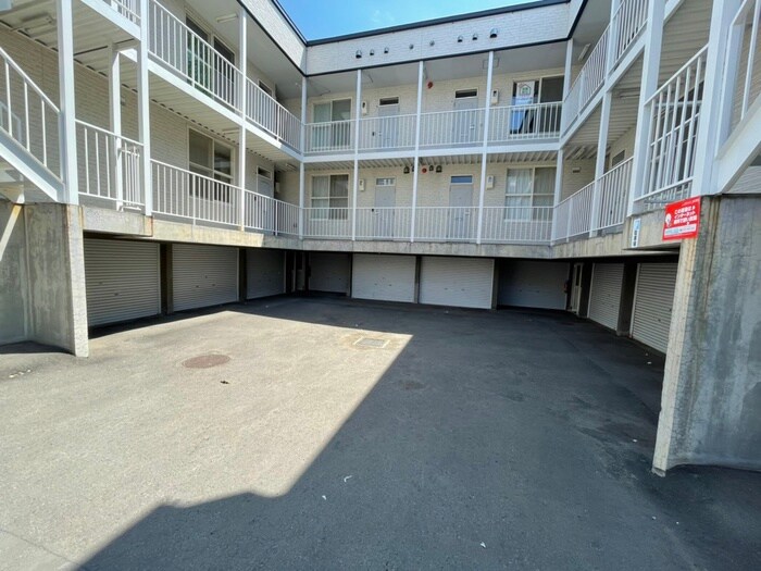 物件外観写真6　(駐車場)