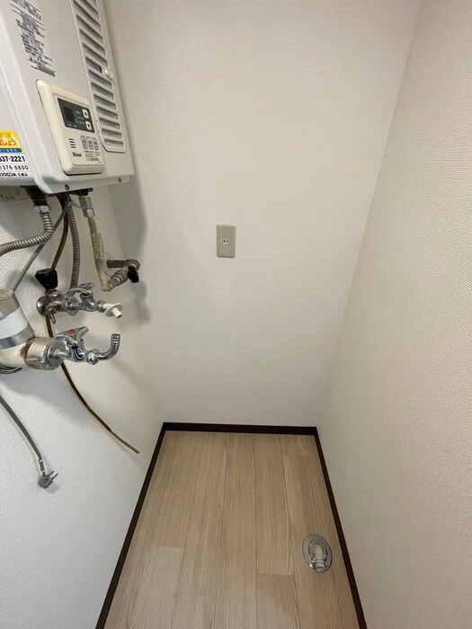 物件内観写真18　(洗濯機置場)