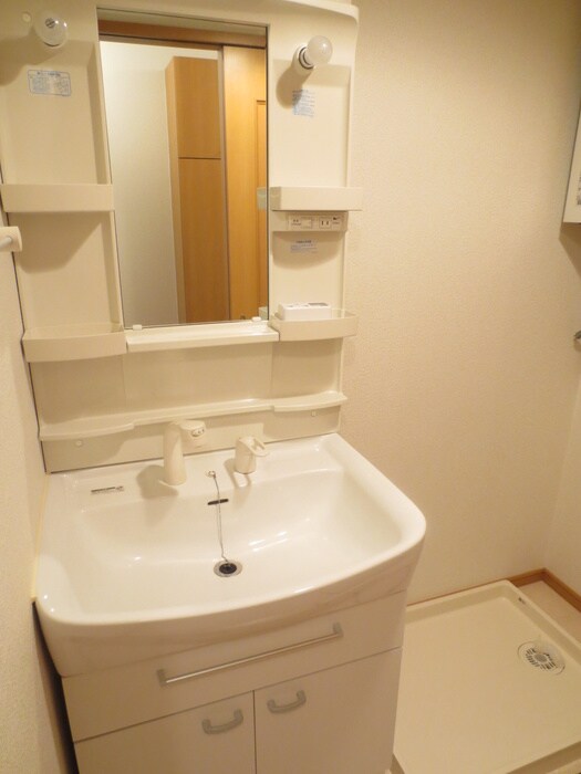 物件内観写真8　(洗面)