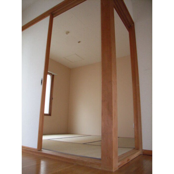 物件内観写真9　(居室)