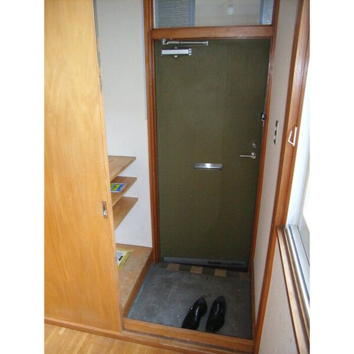 物件内観写真14　(玄関)