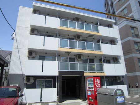 ラ・シャルマン福住外観写真