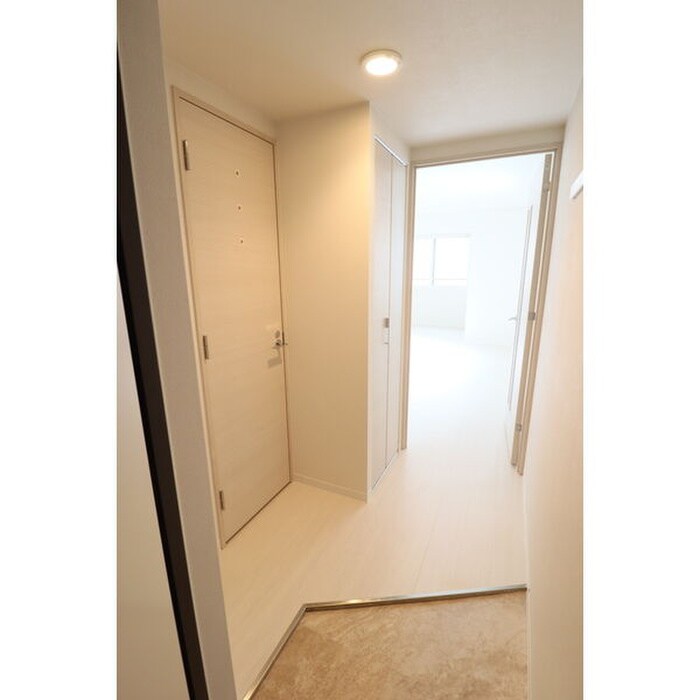 物件内観写真15　(玄関)