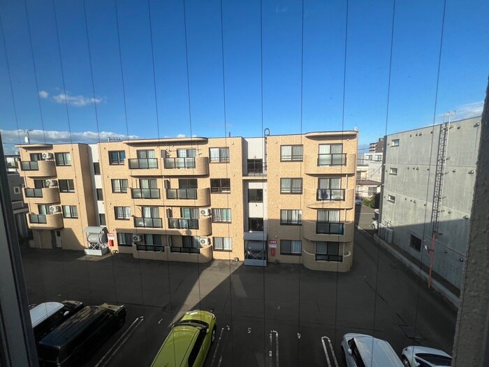 物件内観写真14　(室内からの展望)