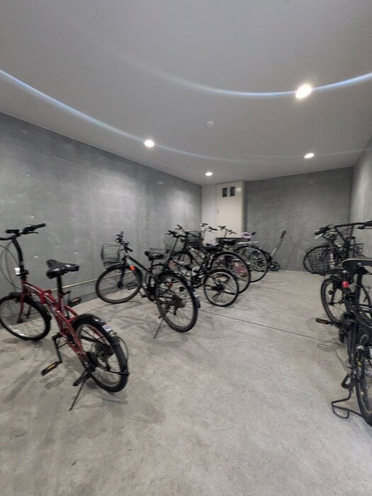 物件外観写真5　(駐輪場)