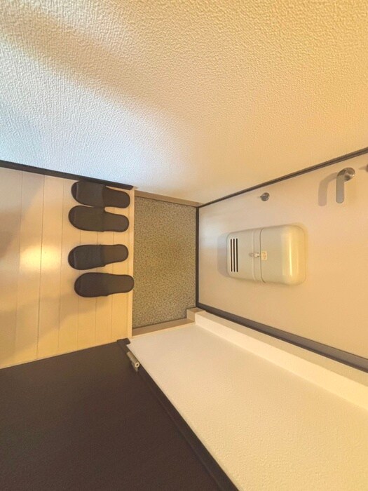 物件内観写真16　(玄関)