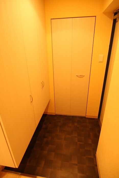 物件内観写真12　(玄関)