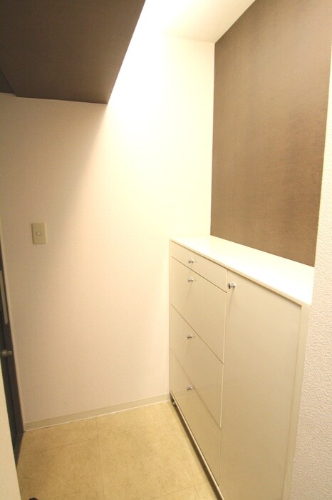 物件内観写真9　(玄関)