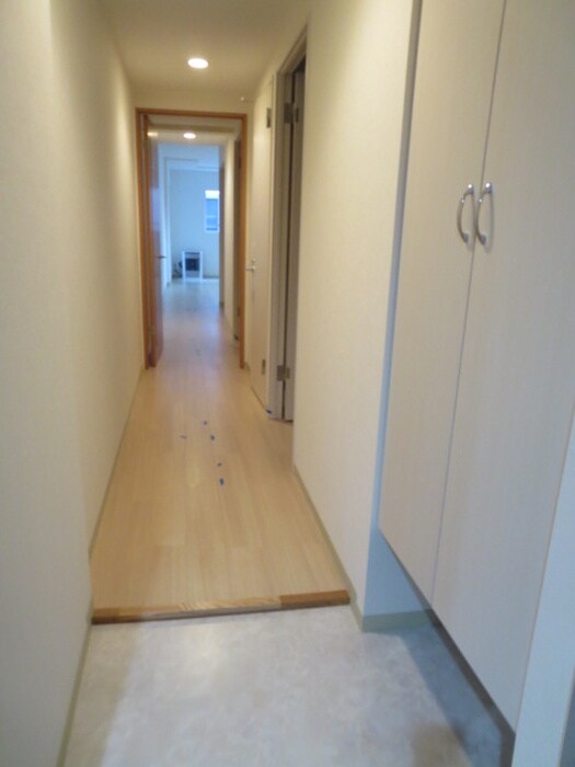 物件内観写真16　(玄関)