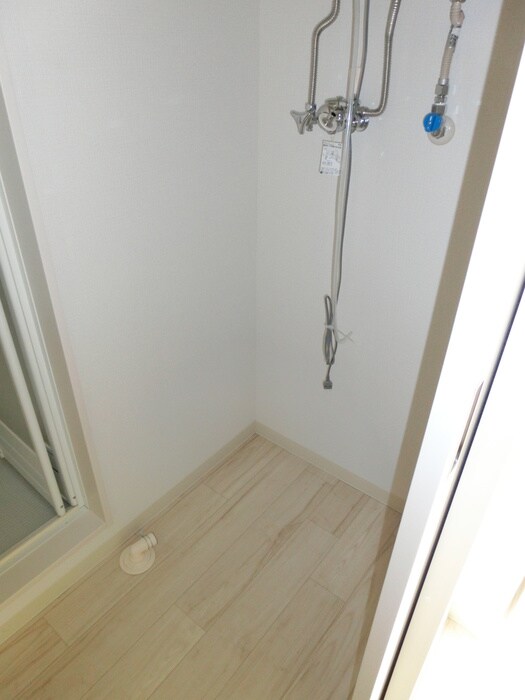 物件内観写真10　(洗濯機置場)