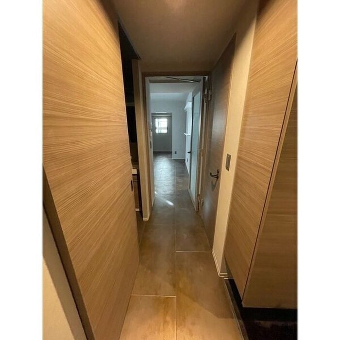 物件内観写真14　(玄関)