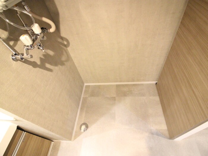 物件内観写真14　(洗濯機置場)