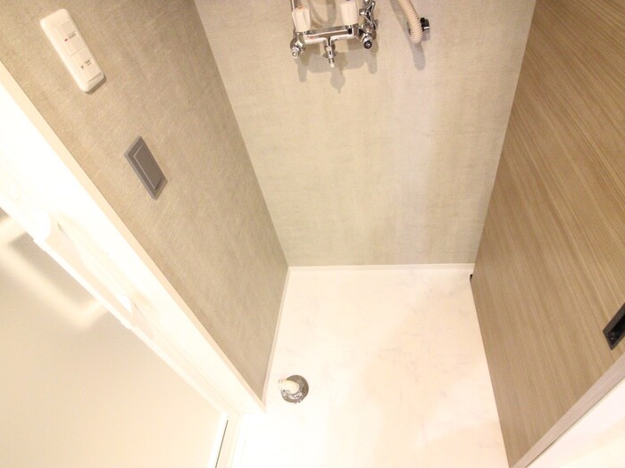 物件内観写真14　(洗濯機置場)