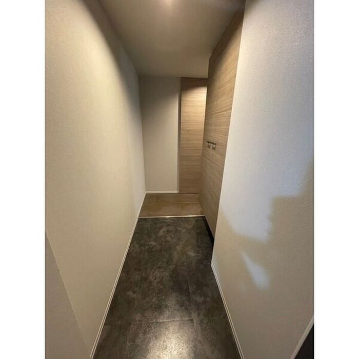 物件内観写真15　(玄関)