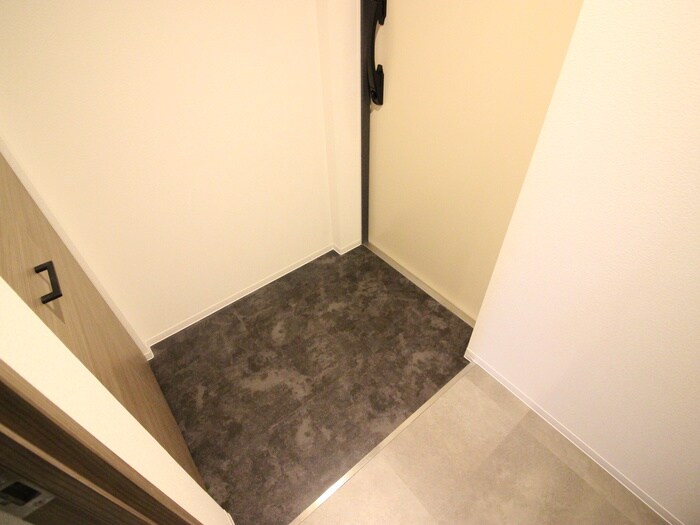 物件内観写真18　(玄関)