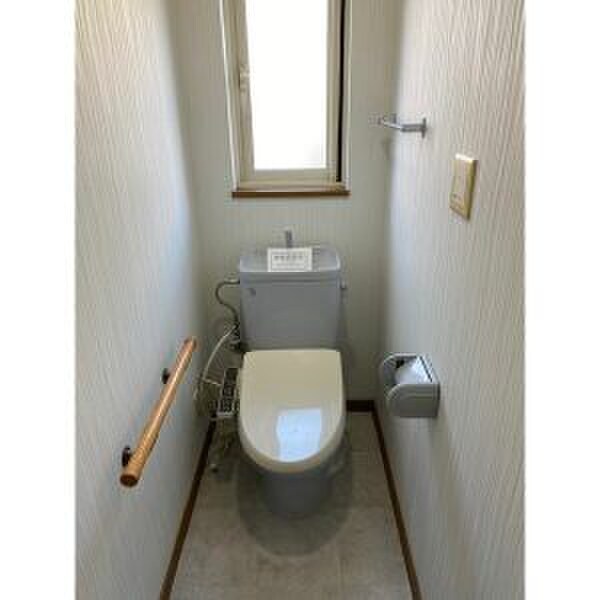 物件内観写真8　(トイレ)