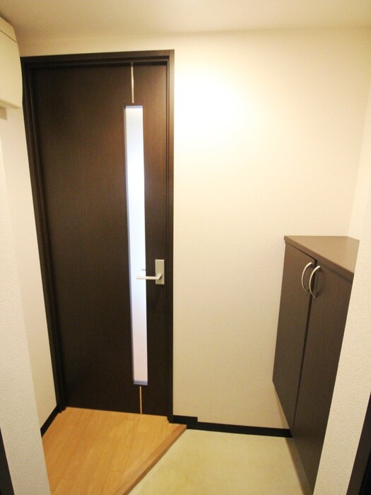 物件内観写真16　(玄関)