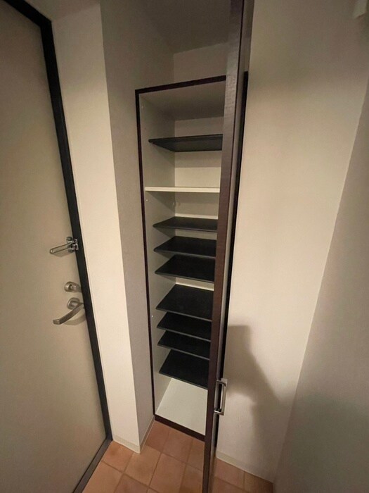 物件内観写真17　(靴箱)