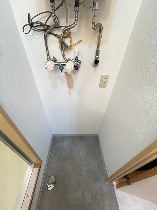 物件内観写真18　(洗濯機置場)