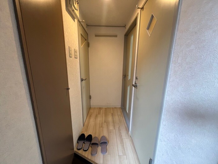 物件内観写真16　(玄関)