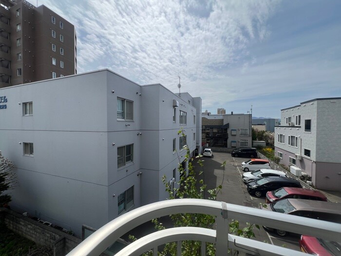 物件内観写真22　(室内からの展望)