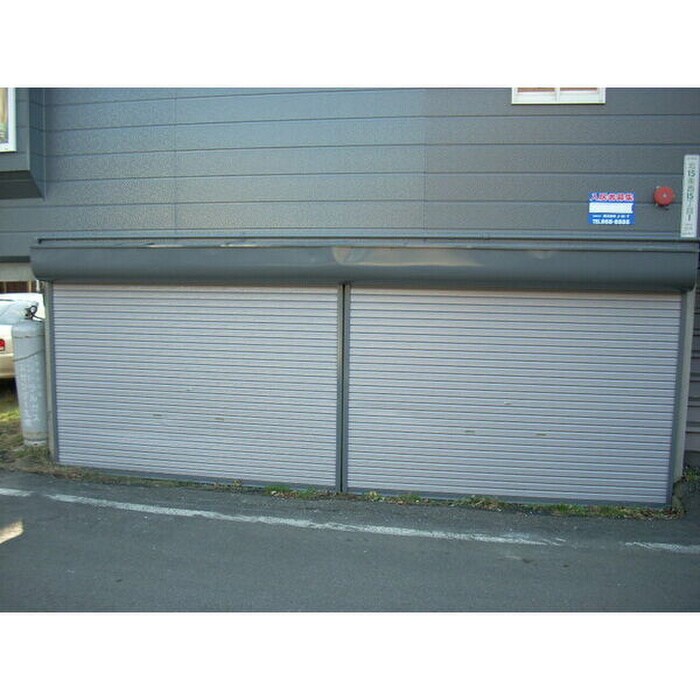 物件外観写真2　(駐車場)