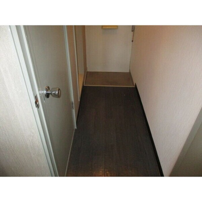 物件内観写真8　(玄関)