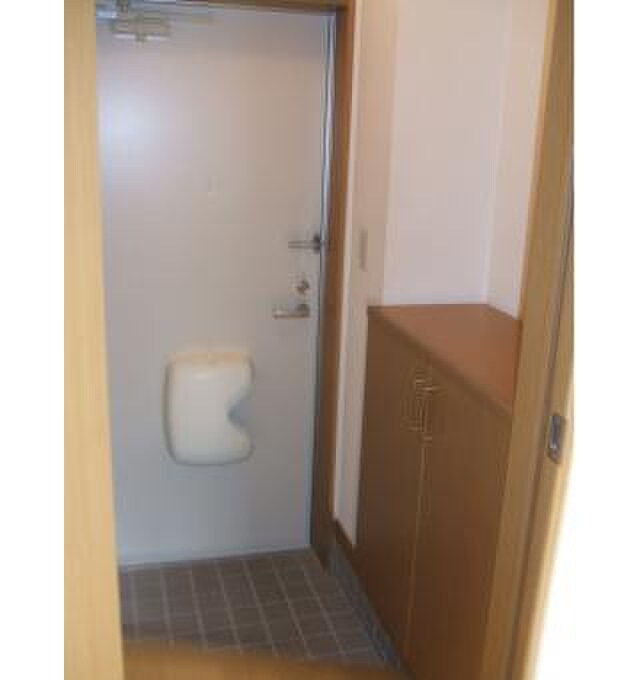 物件内観写真14　(玄関)