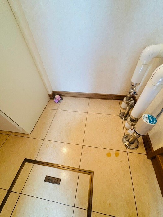 物件内観写真15　(洗濯機置場)