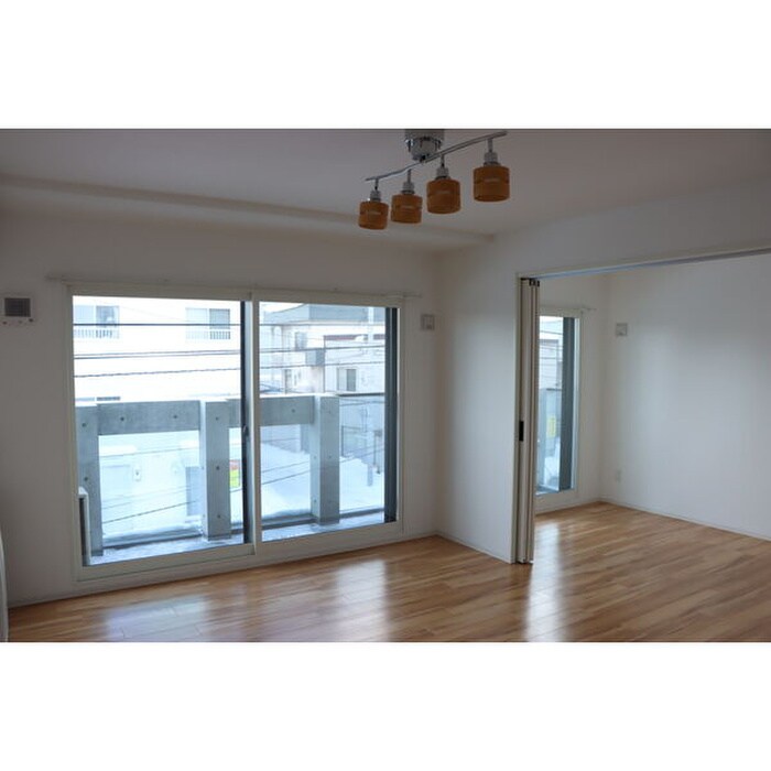 物件内観写真3　(居室)