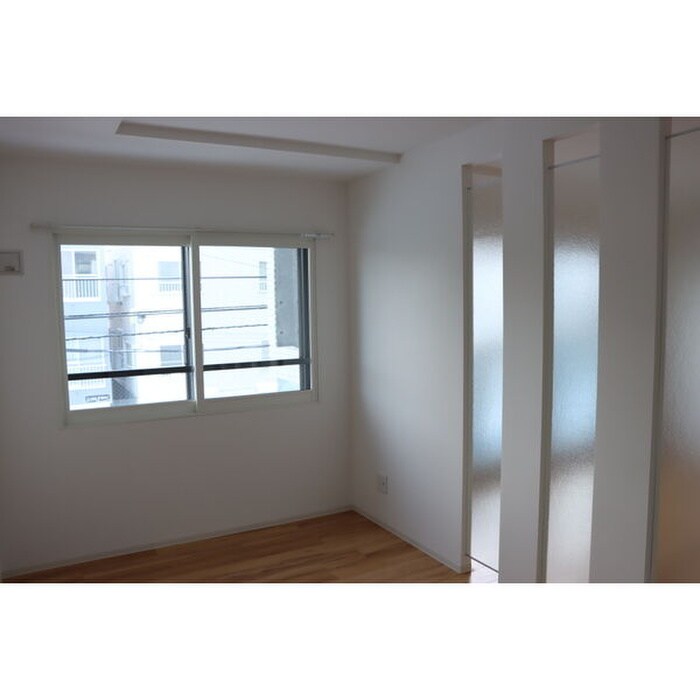 物件内観写真4　(居室)