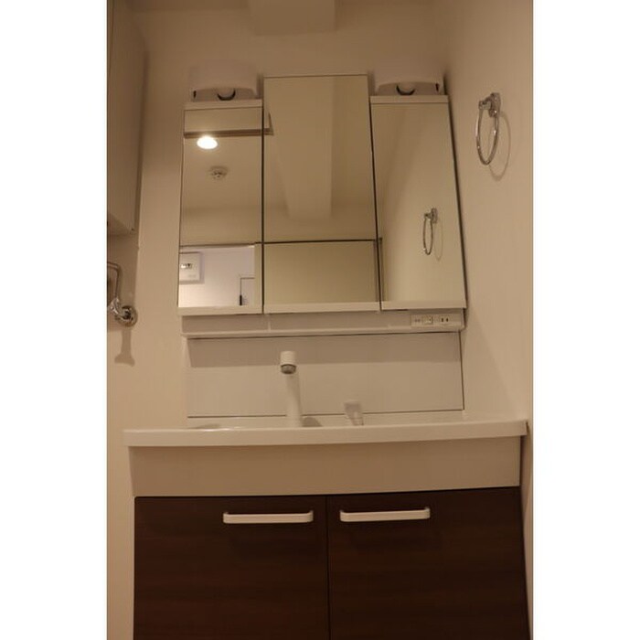 物件内観写真8　(洗面)