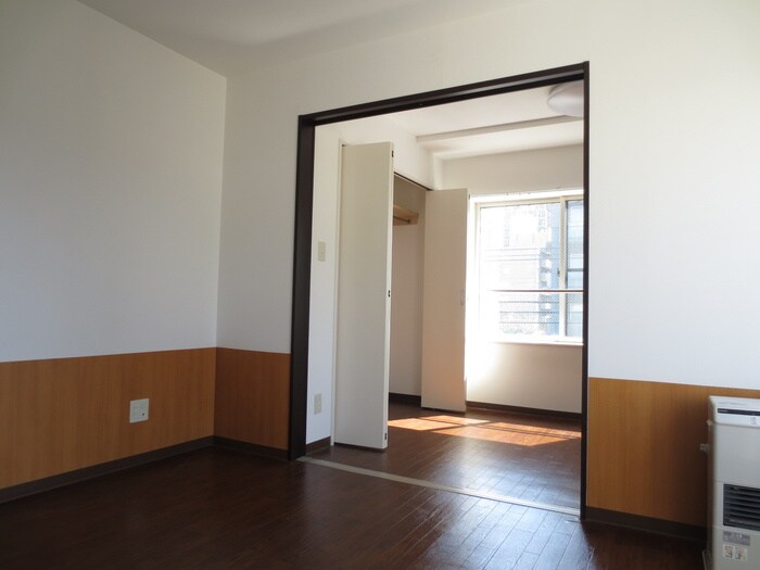 物件内観写真4　(居室)