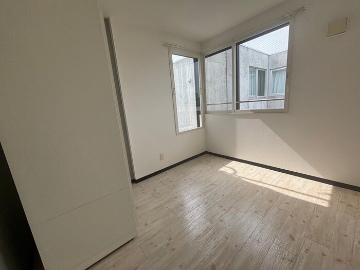 物件内観写真14　(居室)