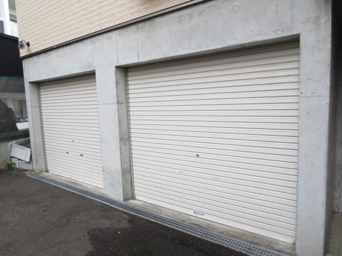 物件外観写真3　(駐車場)