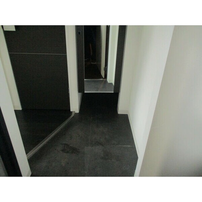 物件内観写真15　(玄関)