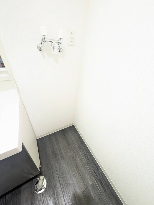 物件内観写真15　(洗濯機置場)