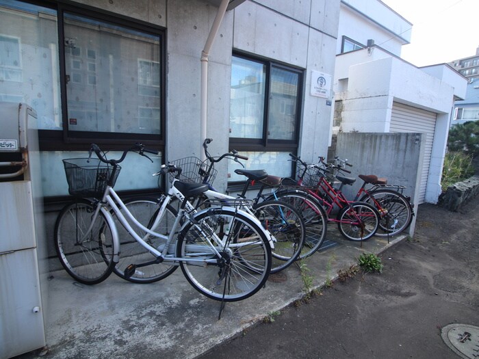 物件外観写真5　(駐輪場)
