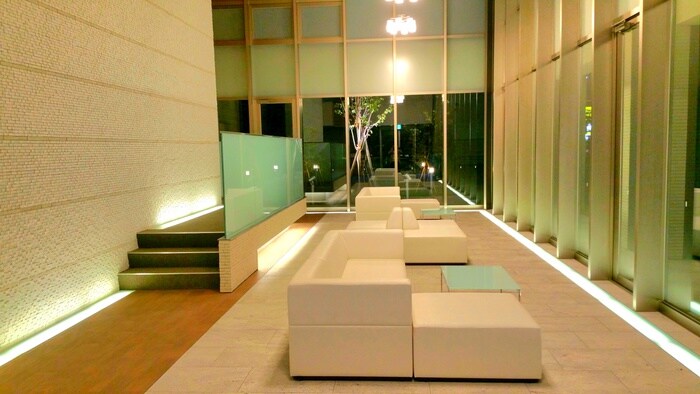 物件外観写真4　(エントランス部分)