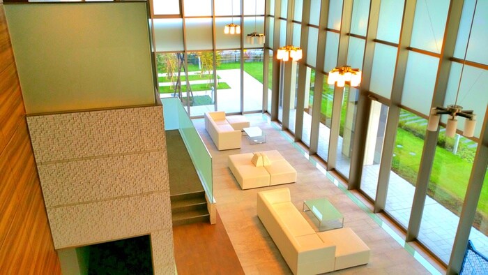 物件外観写真5　(エントランス部分)