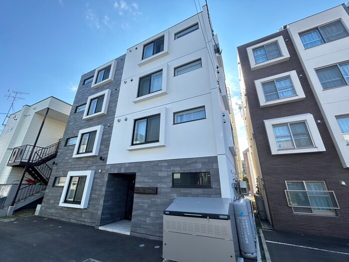 物件外観写真1　(外観写真)