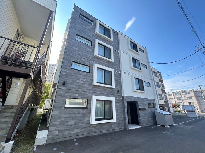 物件外観写真2　(外観写真)