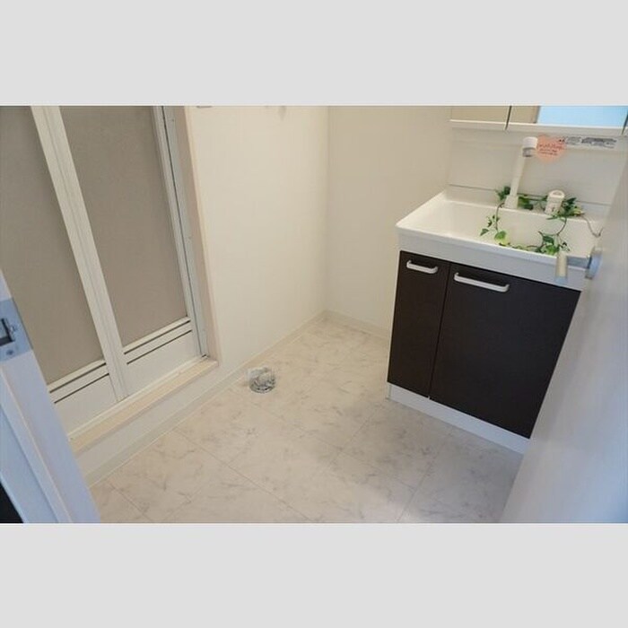 物件内観写真11　(洗面)