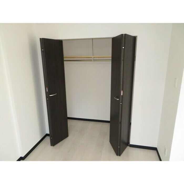 物件内観写真11　(収納)